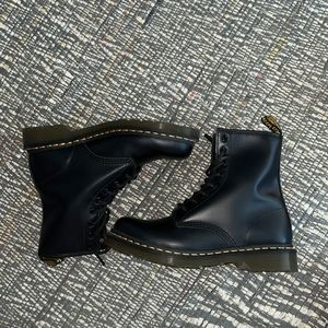 Doc Martens Women’s Size 9